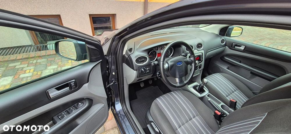 Ford Focus 1.6 16V Sport - 10
