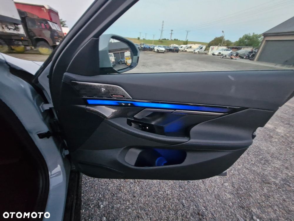 BMW Seria 5 530e xDrive - 25