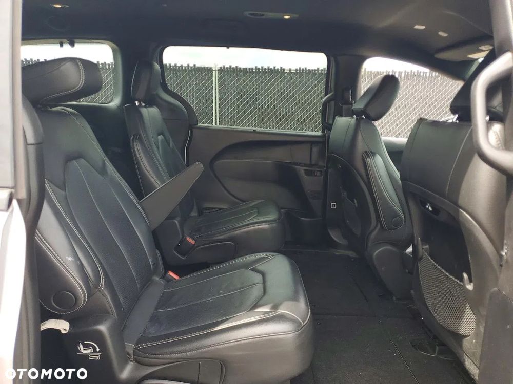 Chrysler Pacifica - 9