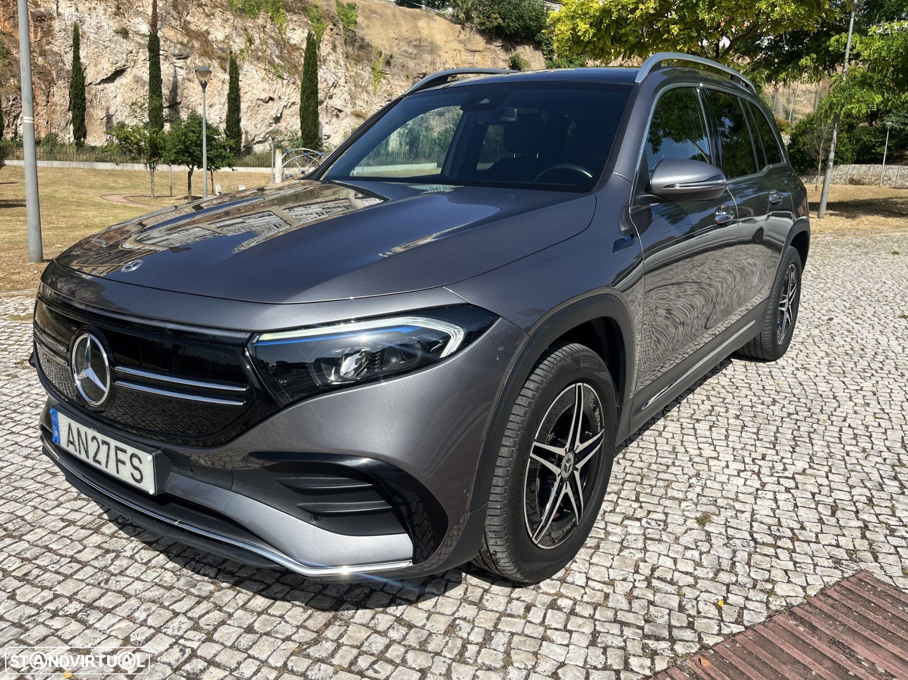 Mercedes-Benz EQB - 1