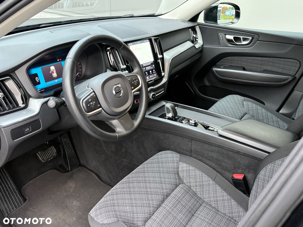 Volvo XC 60 B4 D Geartronic Momentum Pro - 17