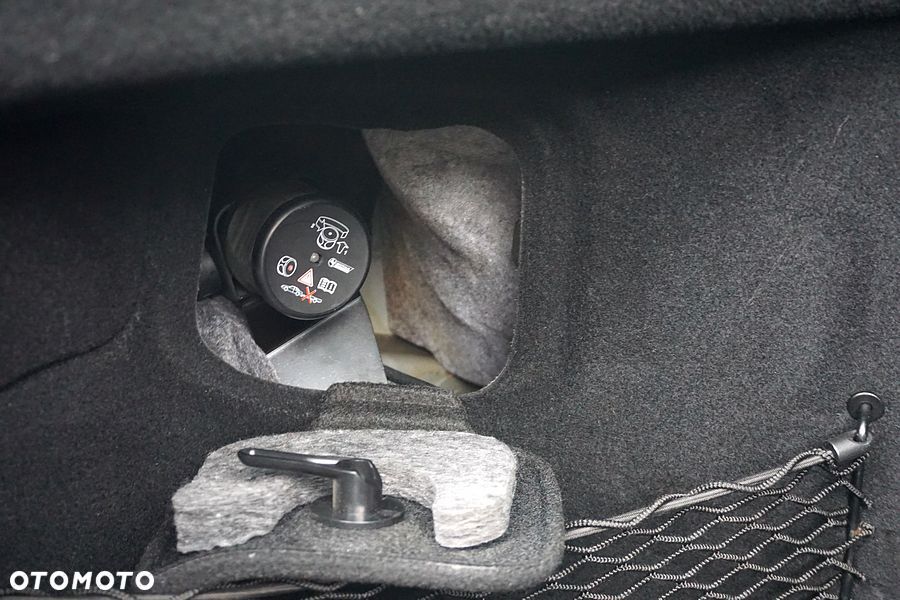 Mercedes-Benz CLA 180 Peak Edition - 12