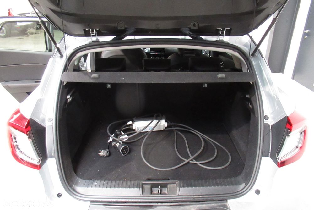 Mercedes-Benz CLA 250 e 8G-DCT Special Edition - 12