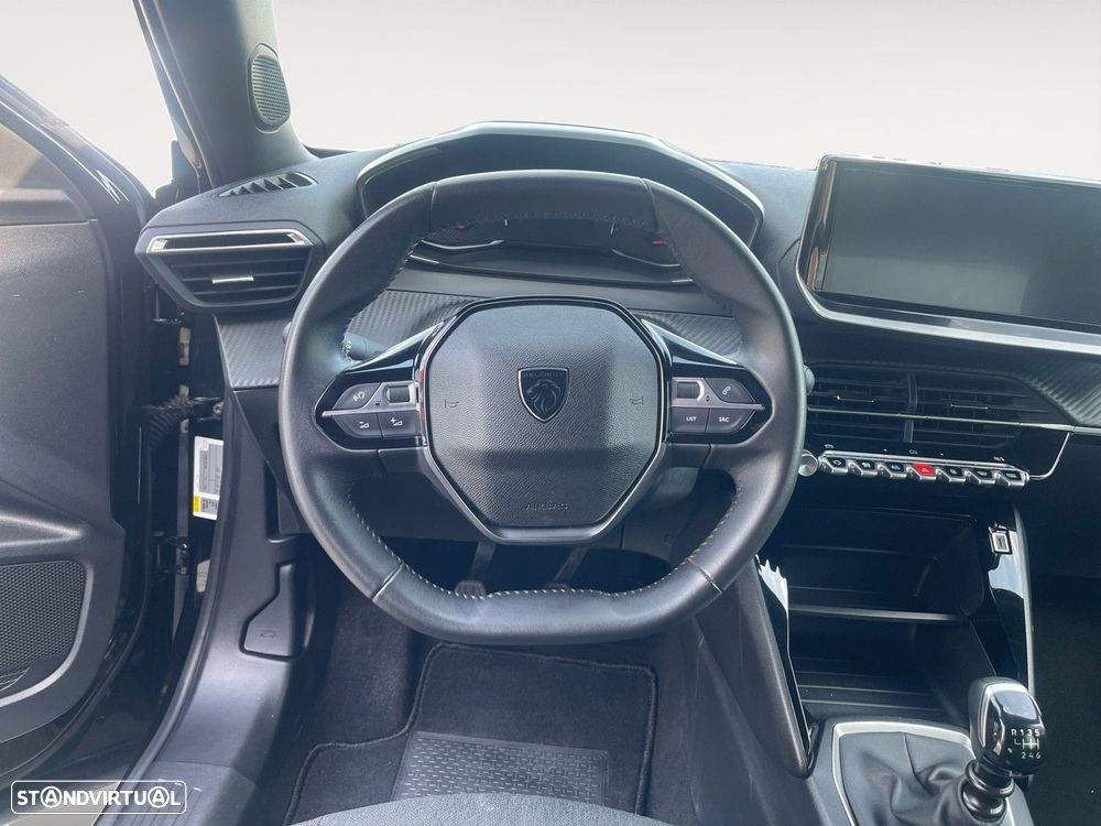 Peugeot 2008 1.2 PureTech Style - 12