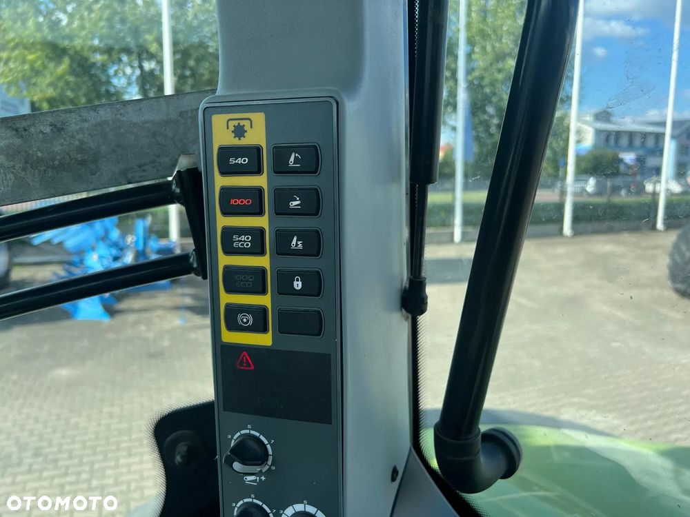 Claas AXION 810 - 12