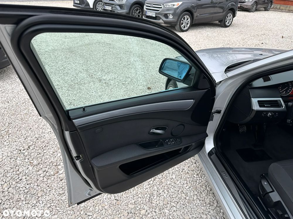 BMW Seria 5 523i - 13