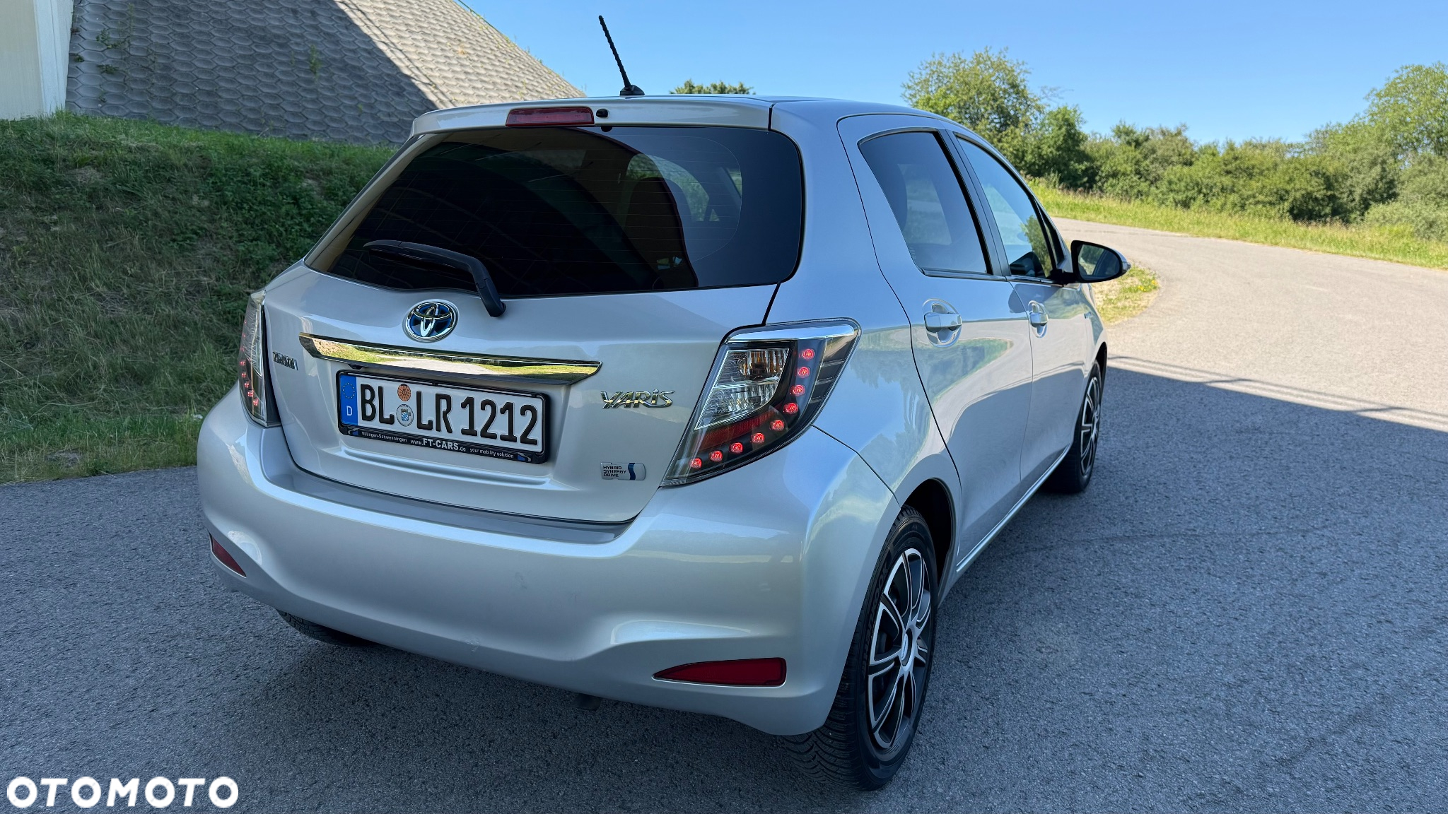 Toyota Yaris Hybrid 100 Active - 28
