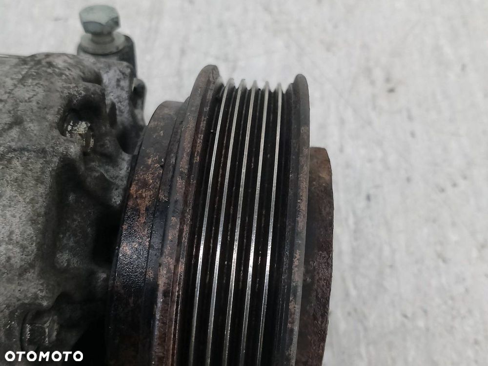 POMPA, SPRĘŻARKA KLIMATYZACJI VW PASSAT B5 FL 2.8 V6 - 8