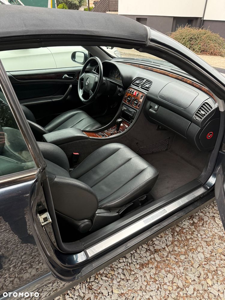 Mercedes-Benz CLK 320 - 10