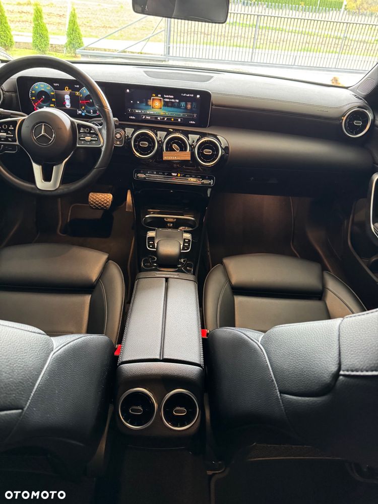 Mercedes-Benz CLA 250 4-Matic AMG Line 7G-DCT - 11