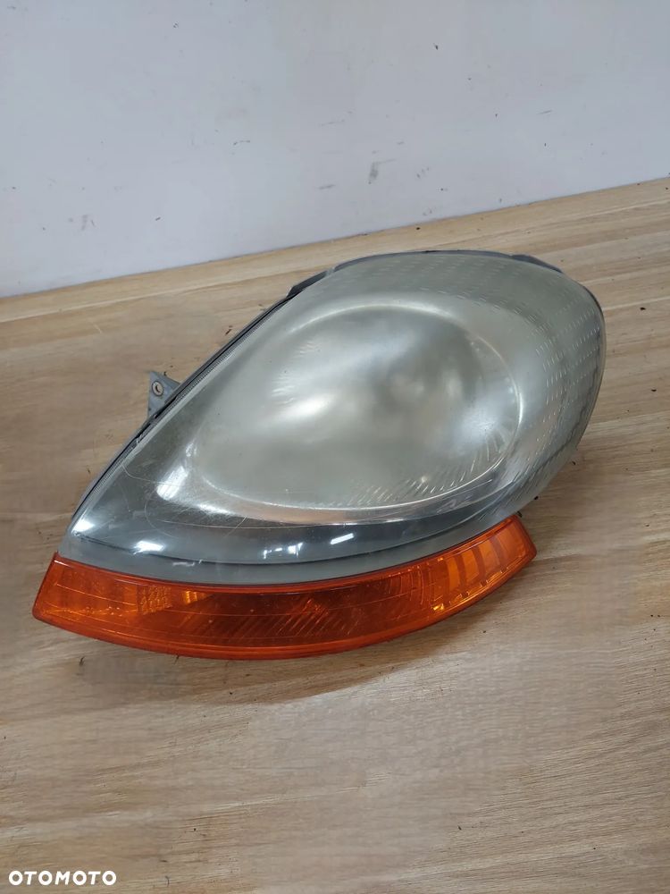 Lampa reflektor kierunek przód Trafic II Vivaro Primastar 01-07  Łuków części - 2