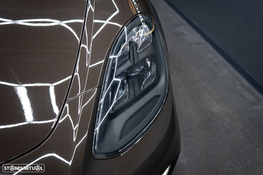 Porsche Panamera Sport Turismo 4 E-Hybrid - 16