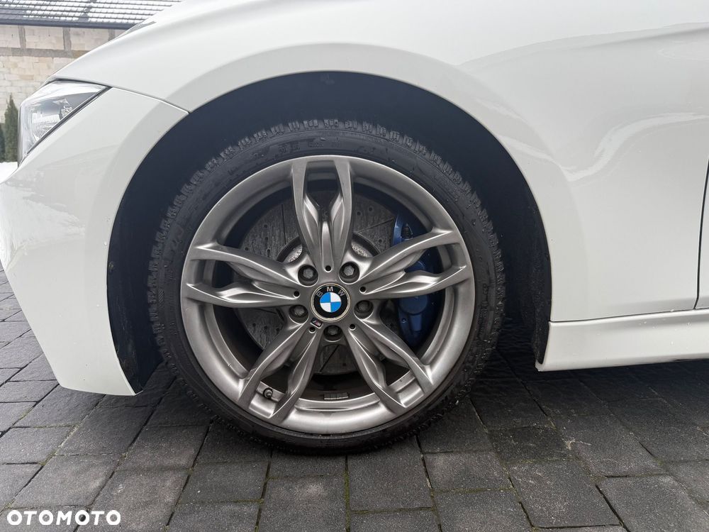 BMW Seria 3 328i Sport Line - 22