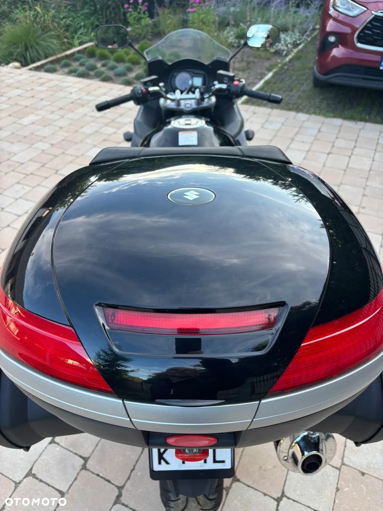 Suzuki GSX - 16