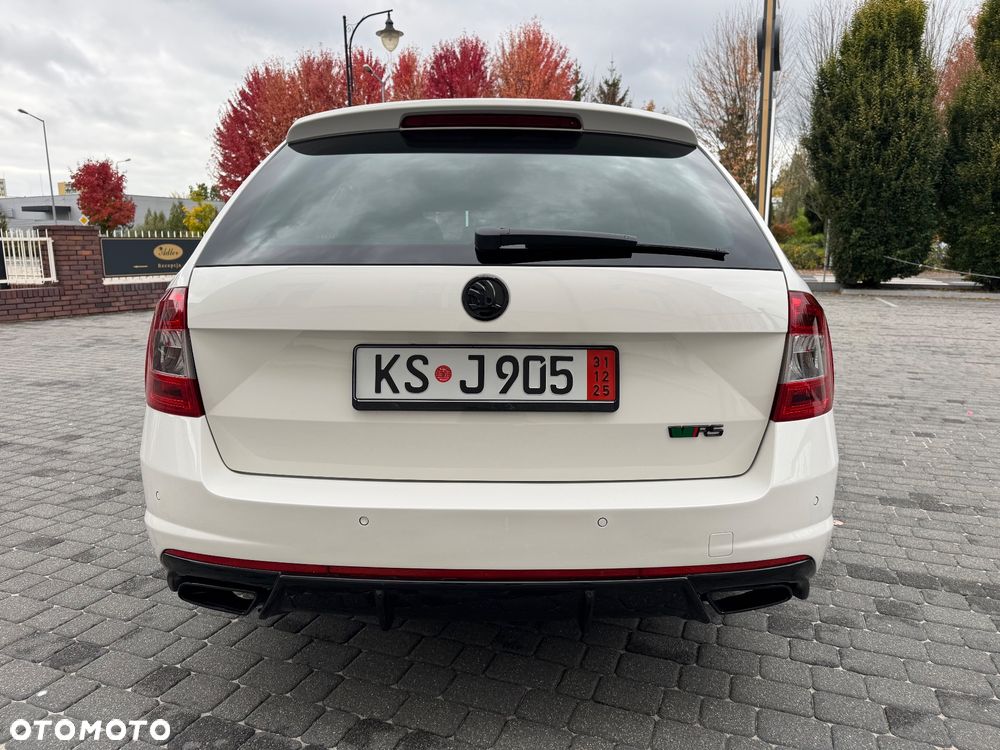 Skoda Octavia Combi 2.0 TDI DSG RS First Edition - 14