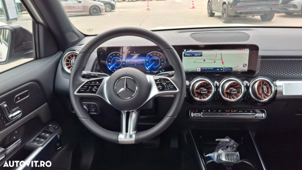 Mercedes-Benz EQB 300 4MATIC - 17