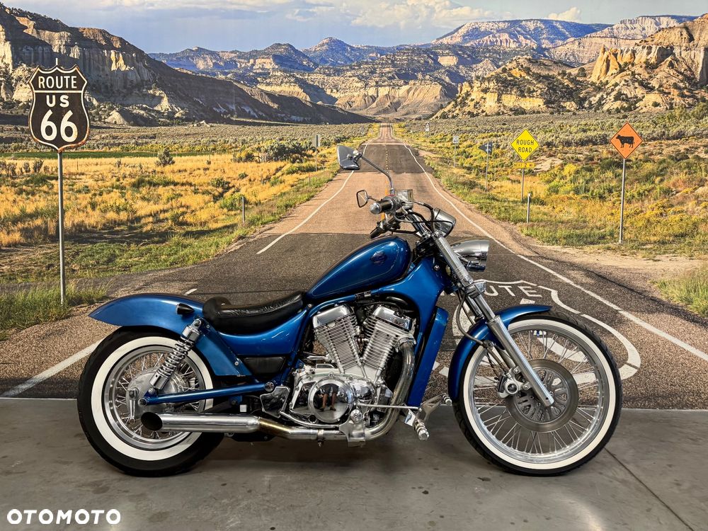 Suzuki Intruder