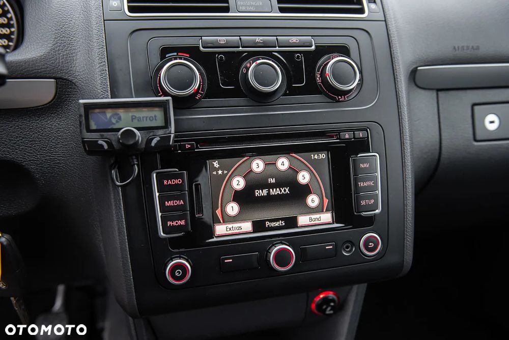 Volkswagen Touran 1.6 TDI DPF BlueMotion Technology Comfortline - 20