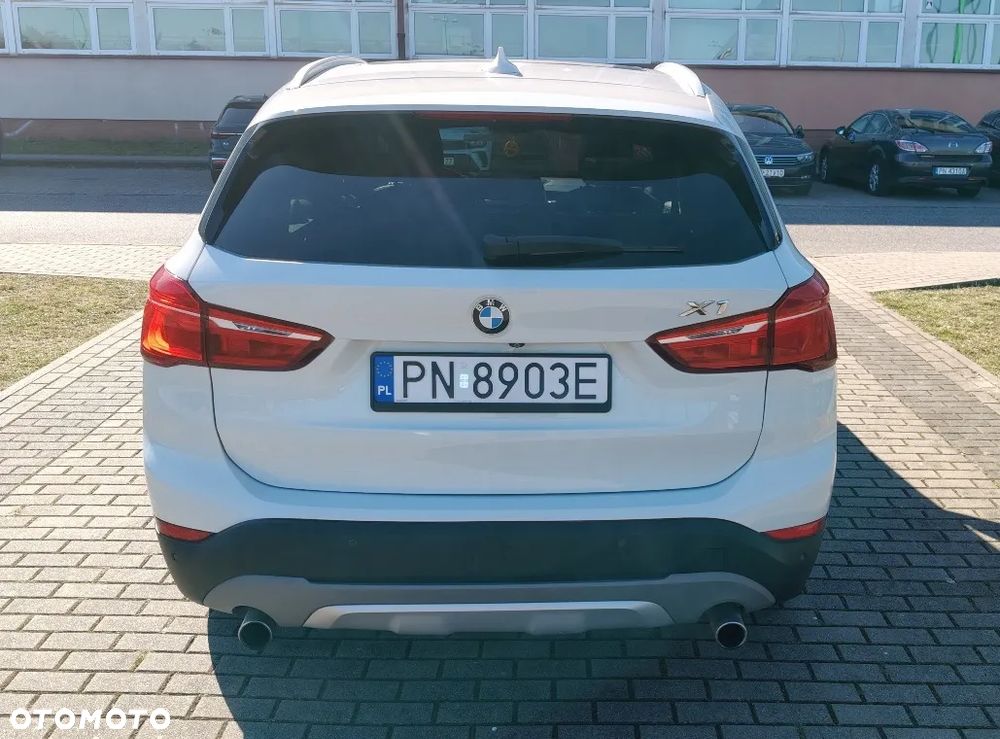 BMW X1 xDrive25i GPF Sport Line - 6