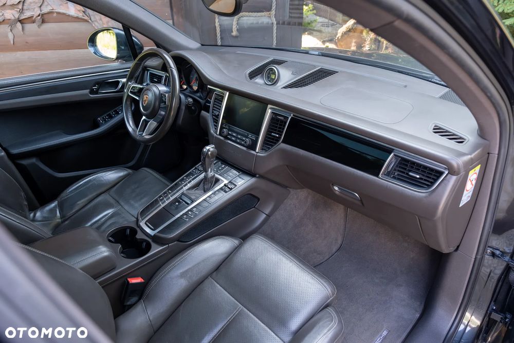 Porsche Macan - 26