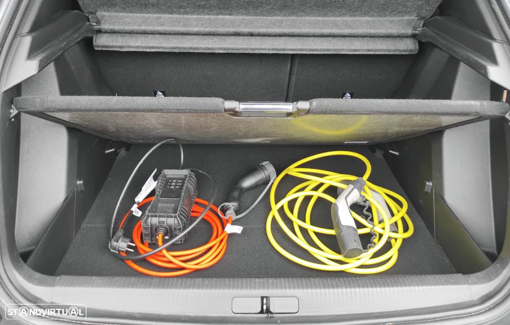 Peugeot e-2008 GT - 43