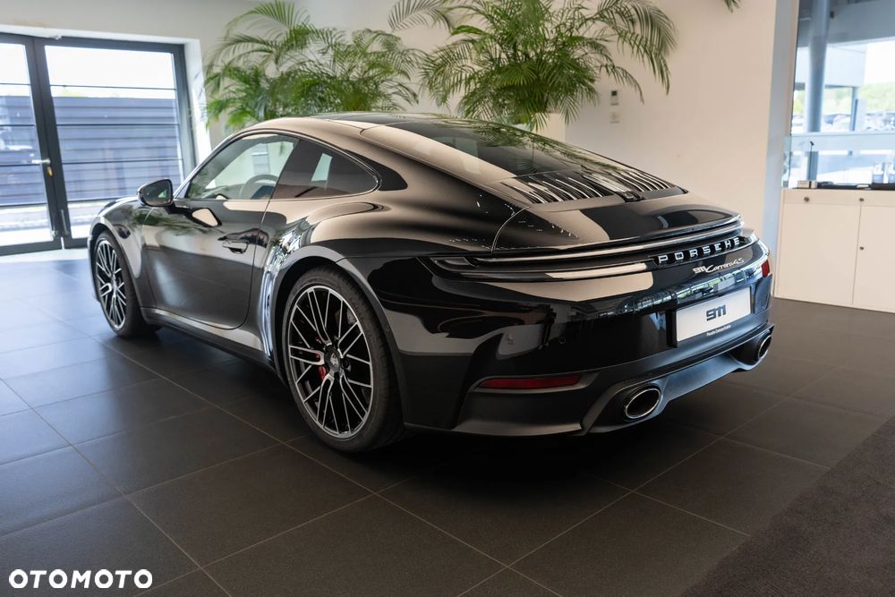 Porsche 911 Carrera 4S - 3