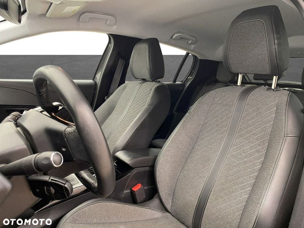 Peugeot 208 - 17