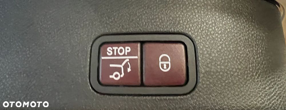 Mercedes-Benz GLS - 29