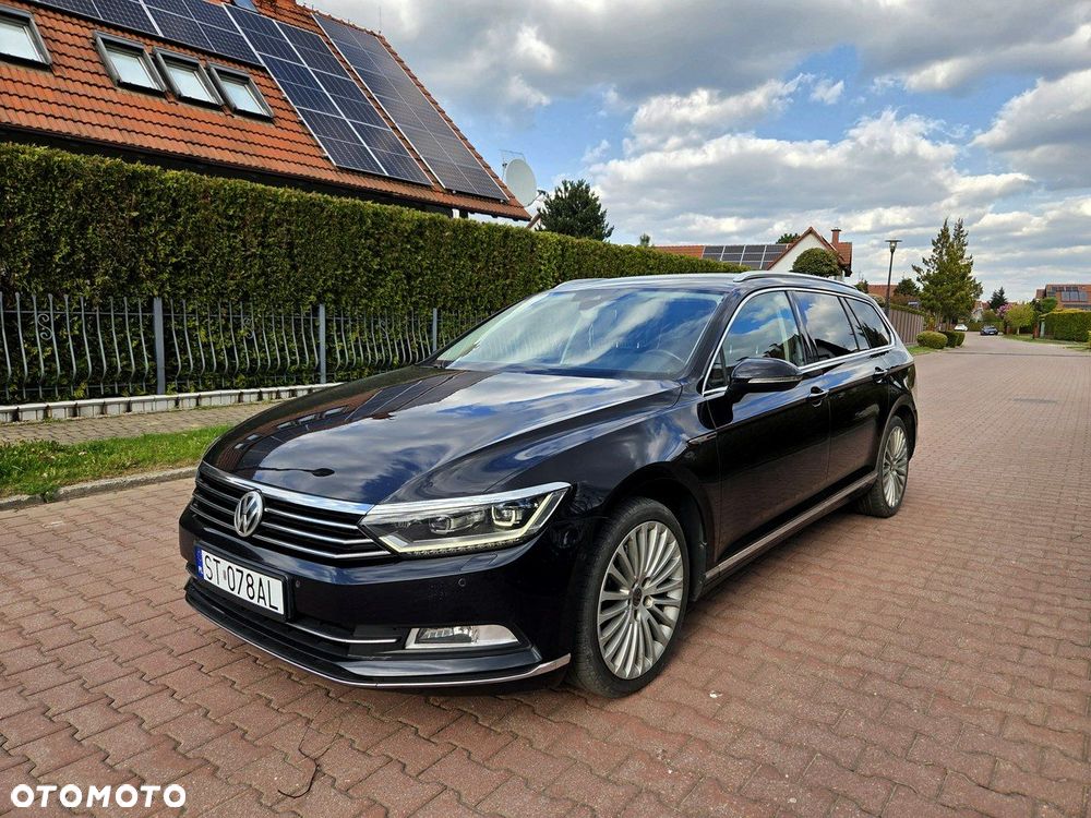 Volkswagen Passat - 1