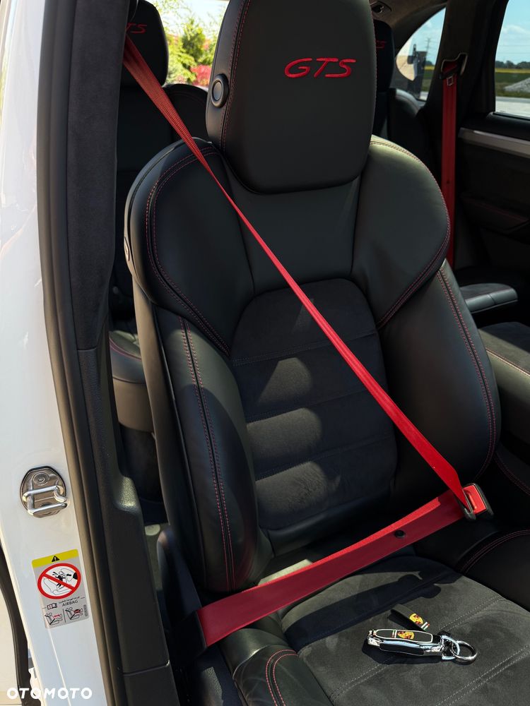 Porsche Cayenne GTS - 35