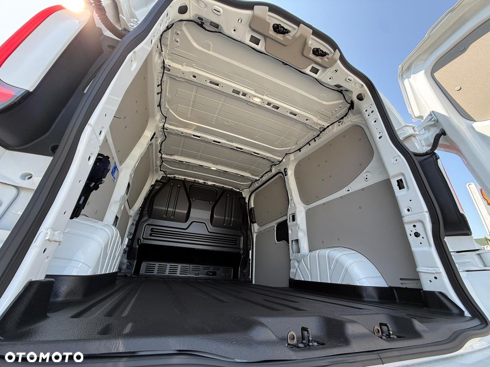 Volkswagen Transporter T7 - 30