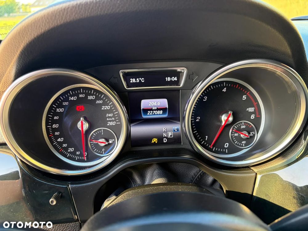 Mercedes-Benz GLE 350 d 4Matic 9G-TRONIC AMG Line - 10