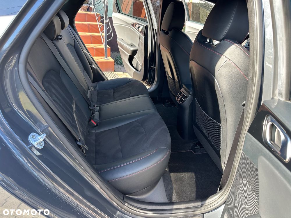 Kia ProCeed 1.6 T-GDI GT - 26