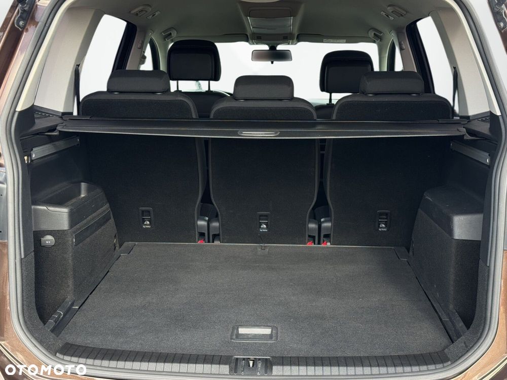 Volkswagen Touran 2.0 TDI BMT Highline - 25