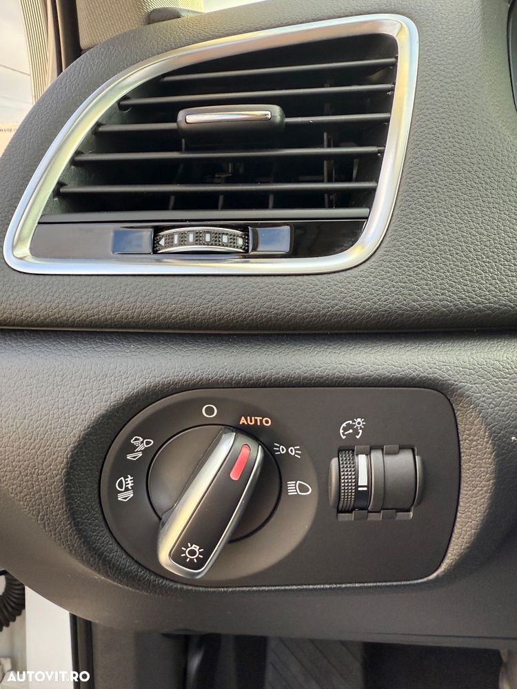 Audi Q3 2.0 TDI Quattro Stronic Design - 11