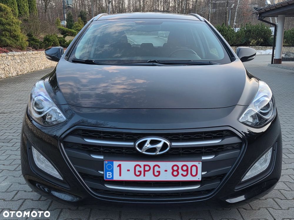 Hyundai i30 Kombi 1.6 GDi DCT Premium - 12
