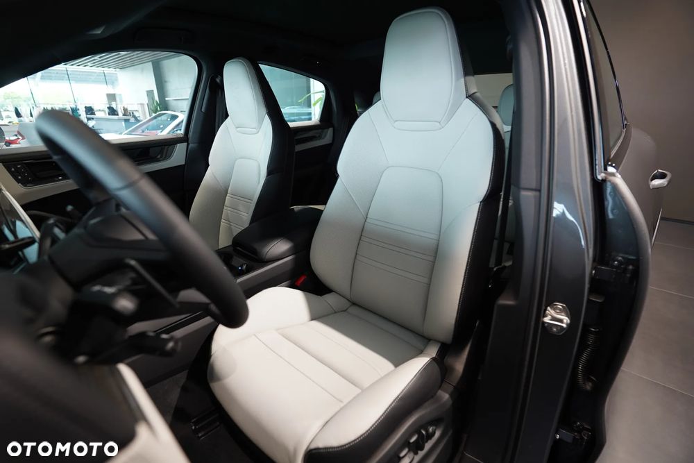 Porsche Cayenne Coupe S - 8