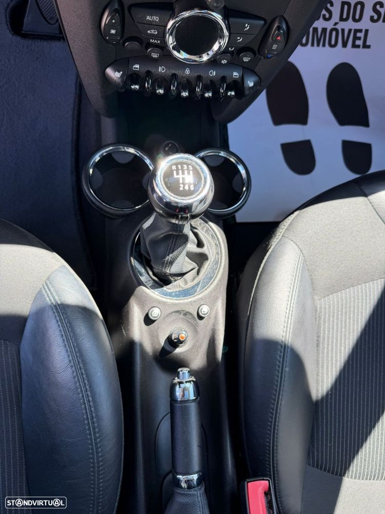 MINI 3 Portas Cooper D - 25