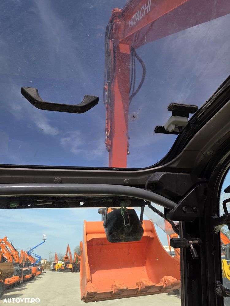 Hitachi ZX135US-6, 15t, 2018, 3.958h, PADURI CAUCIUC NOI, CUPLA RAPIDA HIDRAULICA, CUPA LATA NOUA, cupa ingusta, camera spate, camere laterale, Adanc sapare 6m, latime 2,49m, ridica 7t, consum mediu 7l/h, posibil leasing 3 ani-PROMOTIE 79.900 EUR+Tva - 24