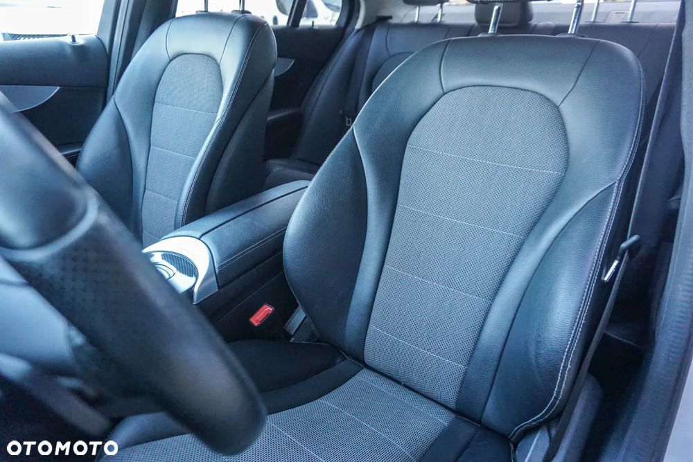 Mercedes-Benz Klasa C 180 (BlueTEC) d 7G-TRONIC AMG Line - 31