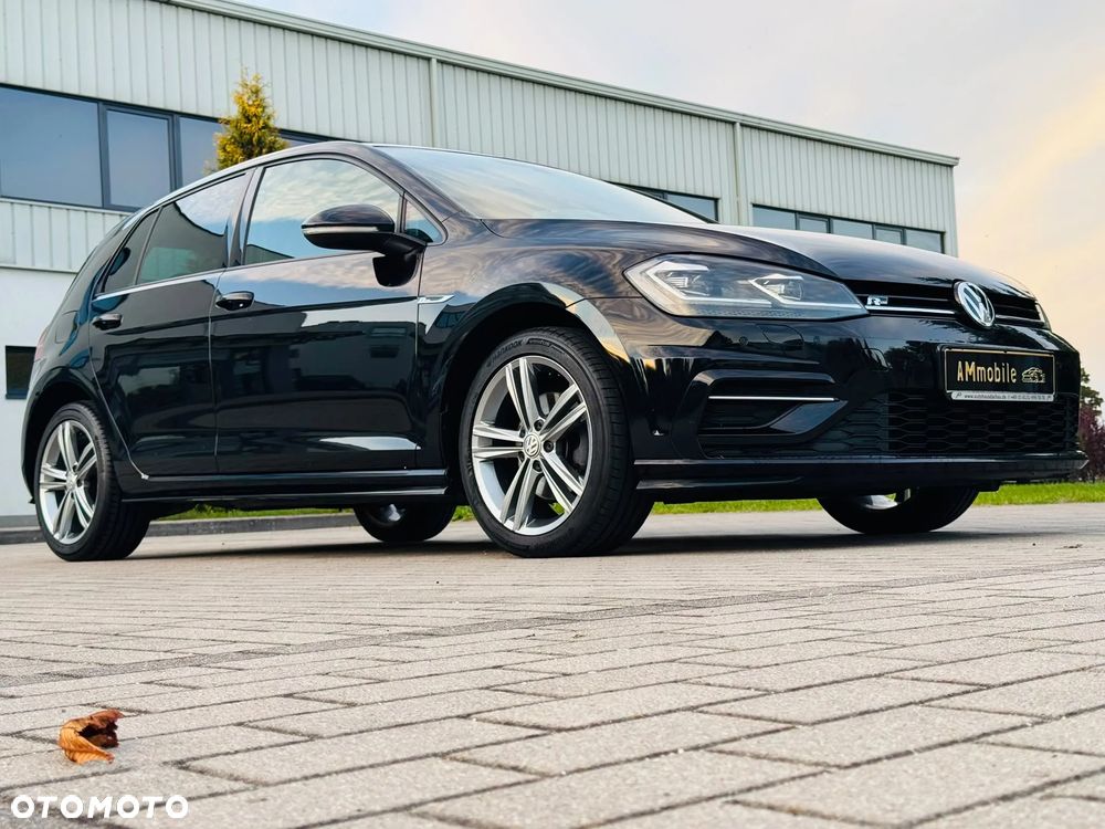Volkswagen Golf - 1
