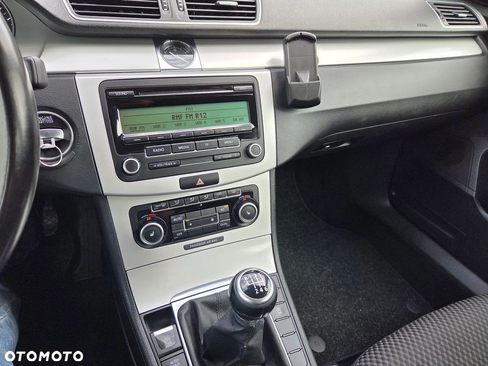 Volkswagen Passat 2.0 Blue TDI SCR Comfortline - 7