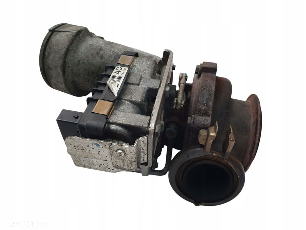 TURBOSPRĘŻARKA BMW E60 E90 E70 X5 X6 3.0d 7796315 GT2260V - 4