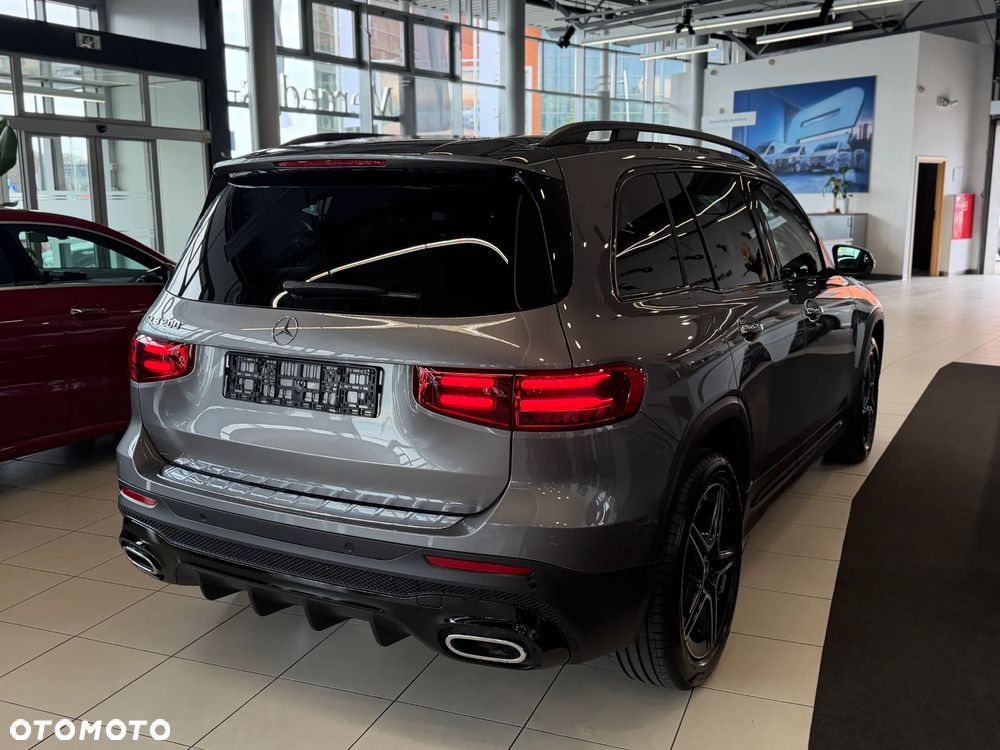 Mercedes-Benz GLB 200 AMG Line 7G-DCT - 3