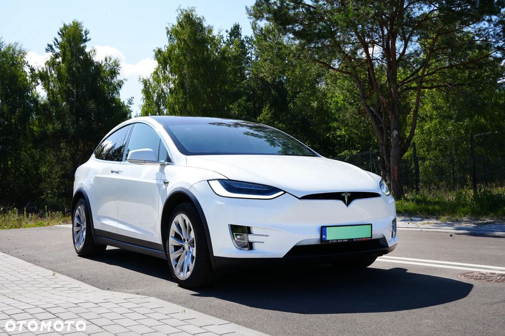Tesla Model X - 1