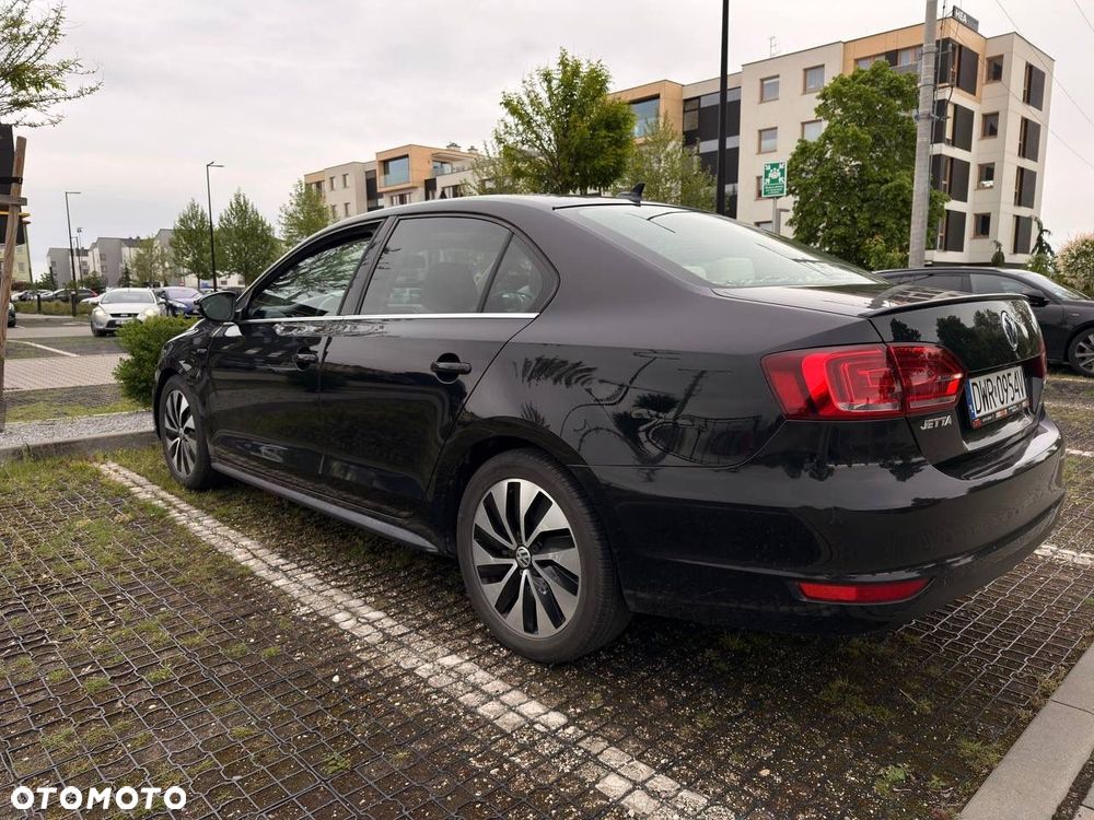Volkswagen Jetta - 11