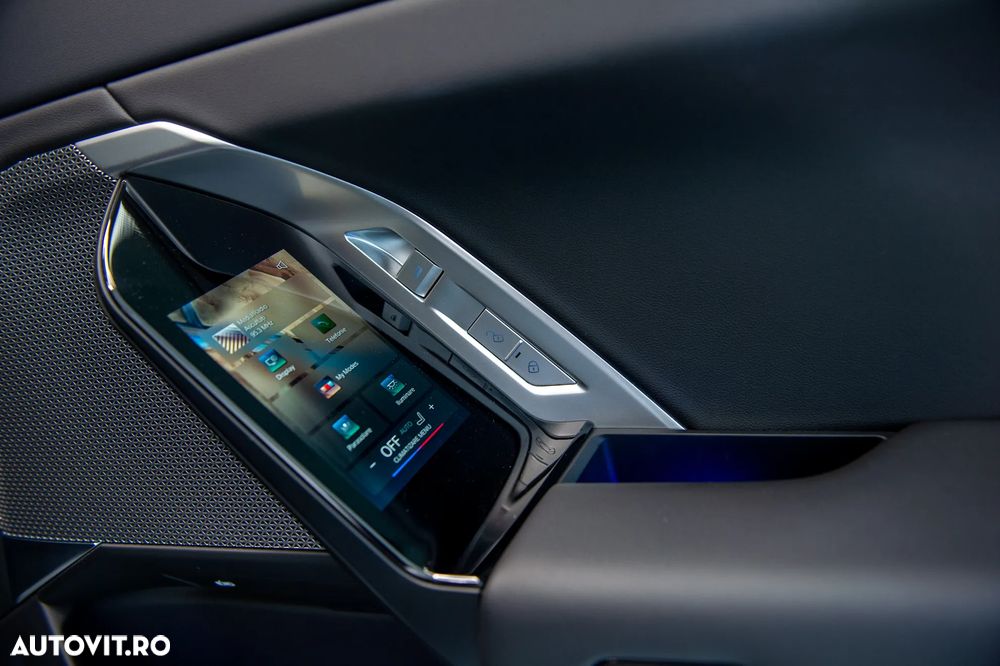 BMW Seria 7 740d xDrive MHEV - 33