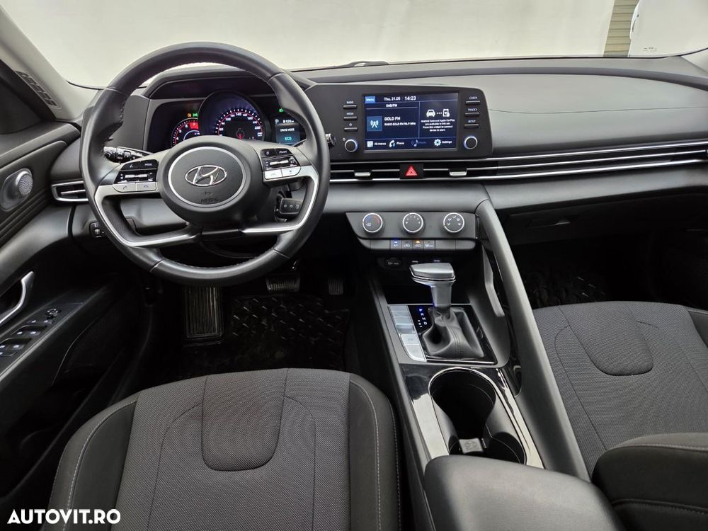 Hyundai Elantra 1.6 l 123 CP CVT Comfort - 3