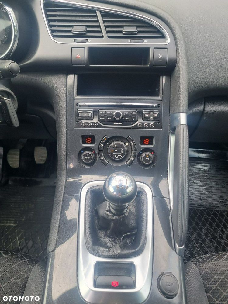Peugeot 3008 1.6 THP Style - 23
