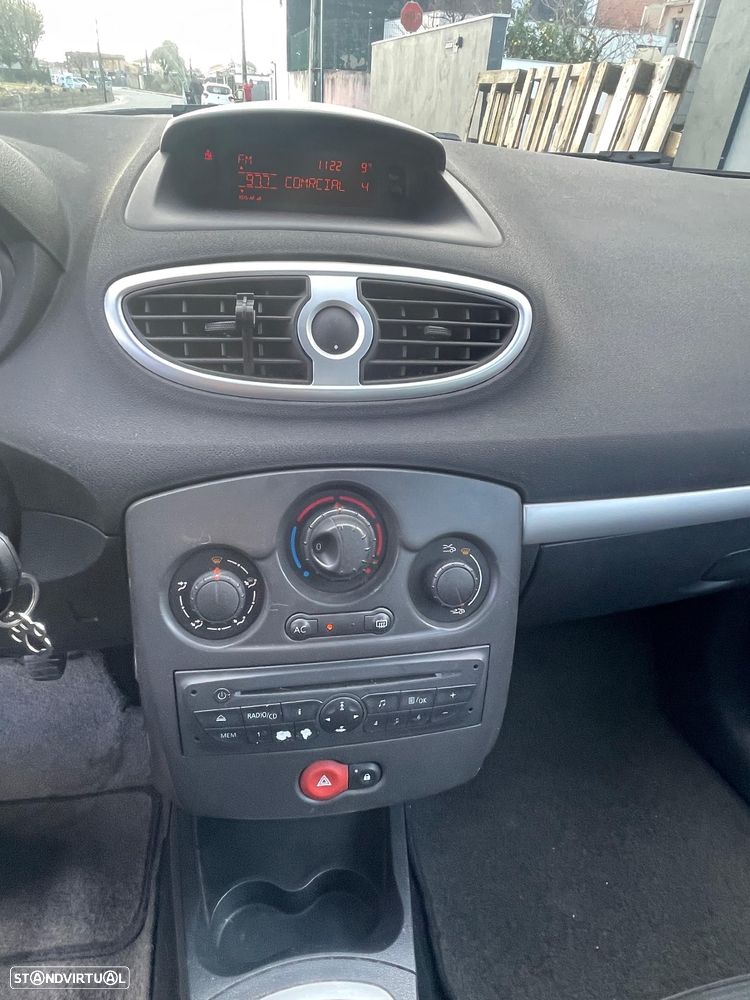 Renault Clio 1.5 dCi Fairway - 11